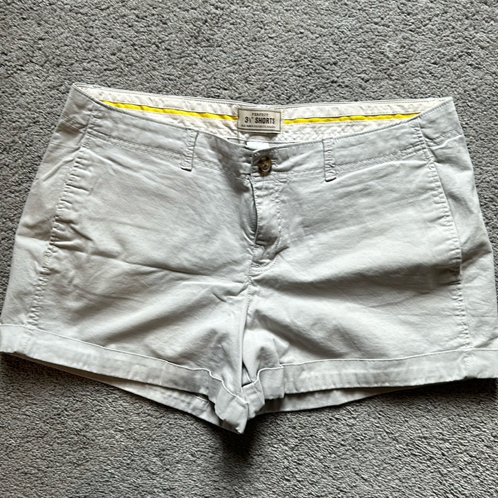 Women’s gray shorts